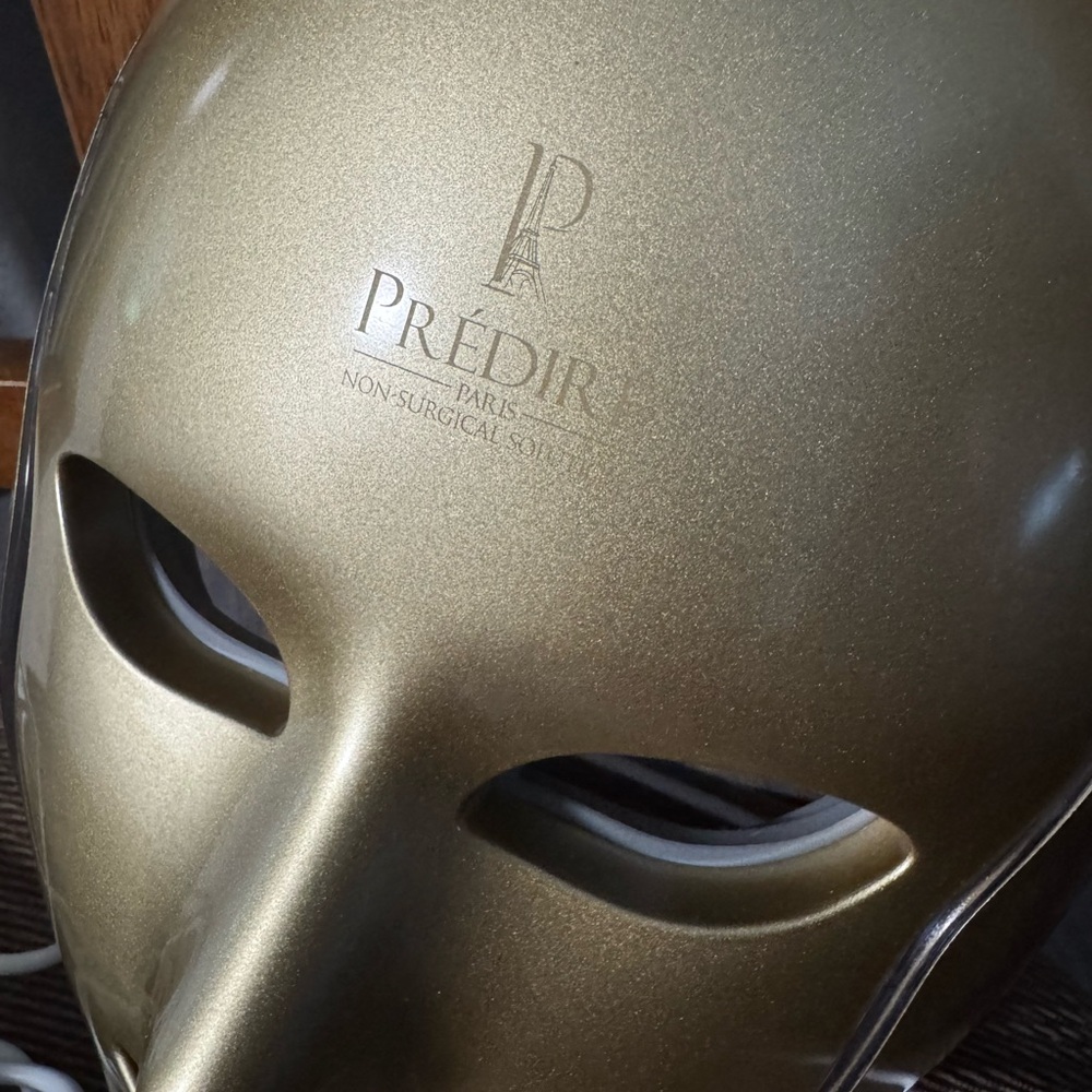 LED Light Therapy Face Mask - Picture 4 of 5